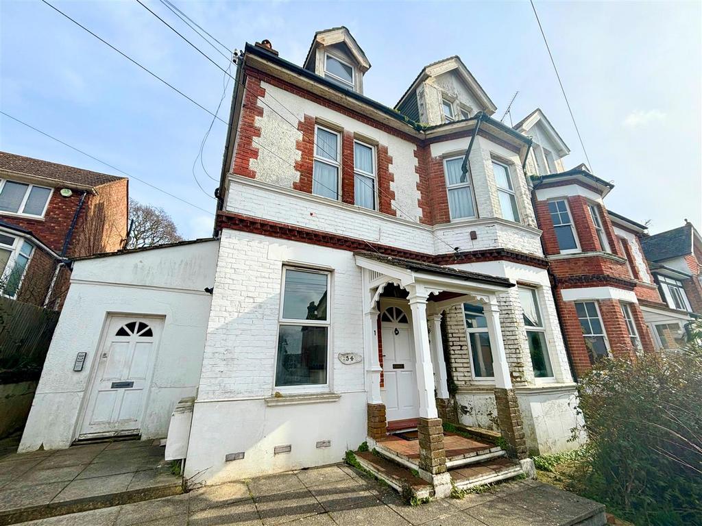 Amherst Road, BexhillOnSea TN40 1 bed ground floor flat for sale £