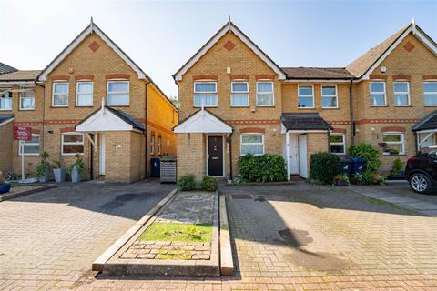7 Mallard Close, London, W7 2PX