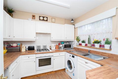 7 Mallard Close, London, W7 2PX