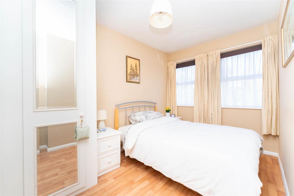 7 Mallard bed 2.jpg