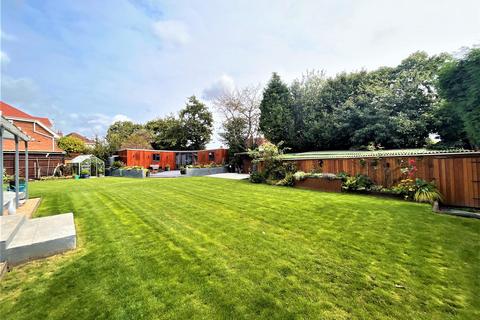 4 bedroom detached house for sale - The Byeway, Bexhill-On-Sea TN39