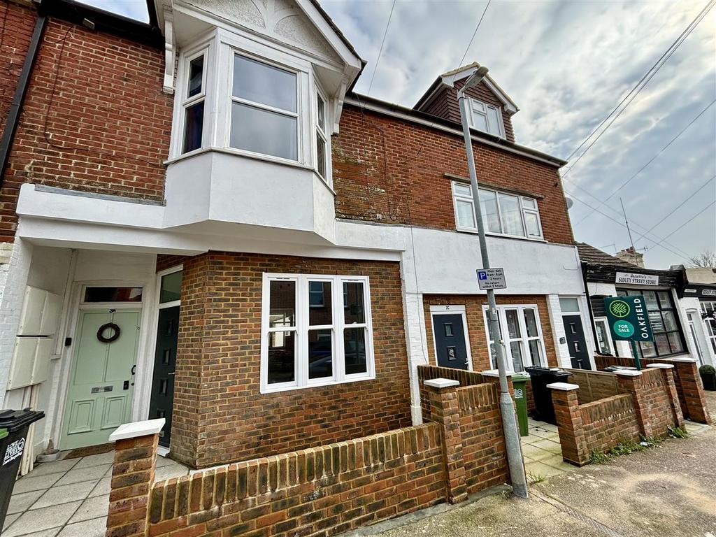Sidley Street, BexhillOnSea TN39 1 bed ground floor flat for sale £