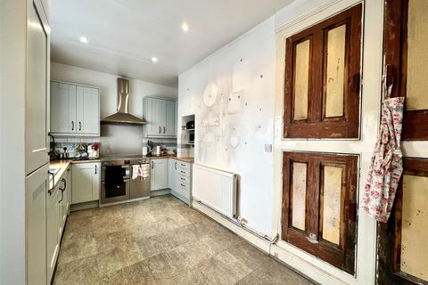 3 bedroom semi-detached house for sale, Harcourt Avenue, Scarborough