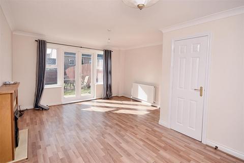 3 bedroom townhouse for sale, Lyveden Way, Corby NN18