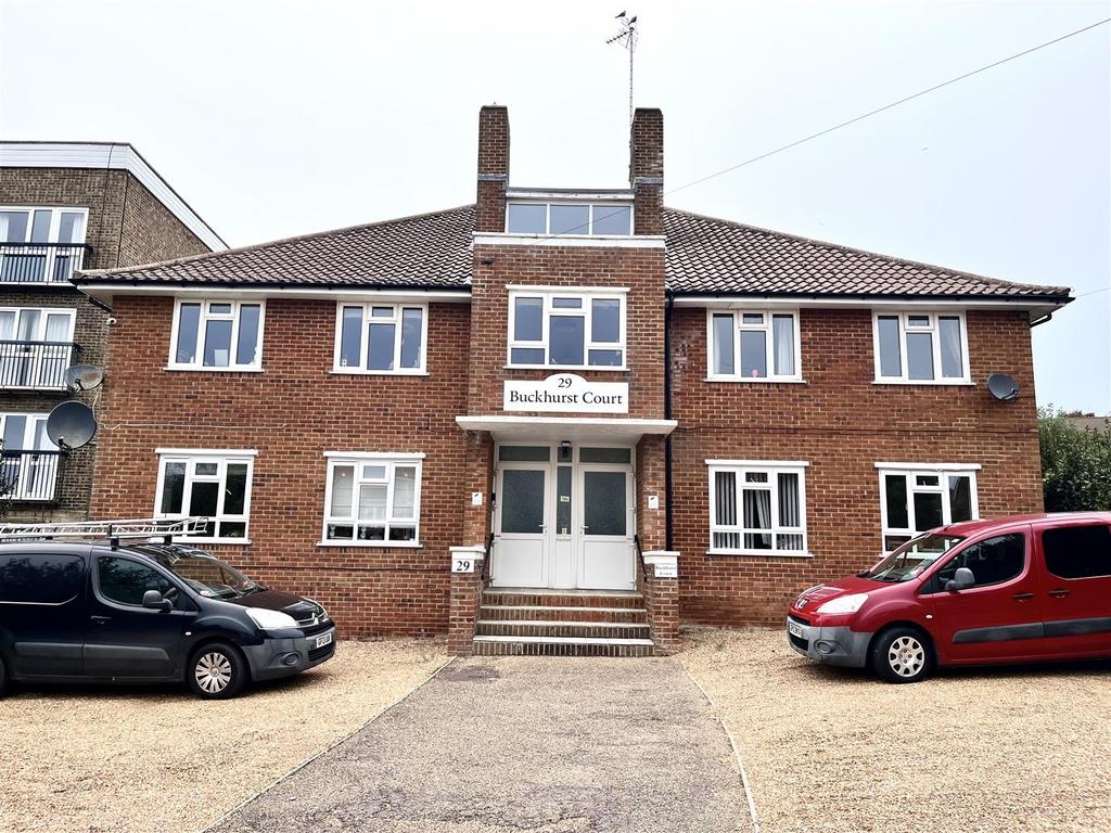 Buckhurst Road, BexhillOnSea TN40 2 bed property £280,000