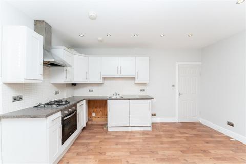 2 bedroom apartment for sale - Half Acre Road, Hanwell