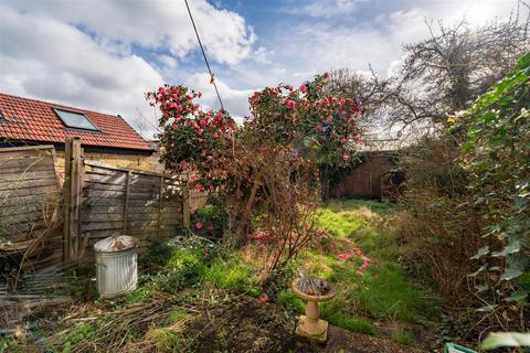 9 Dudley Gardens, London, W13 9LU