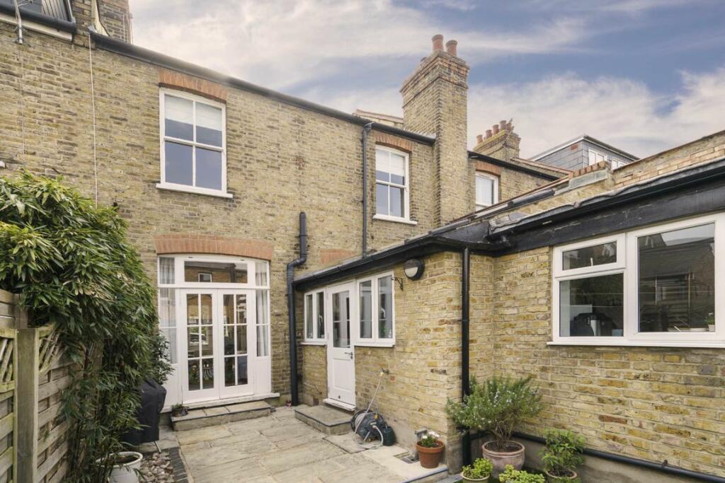 24 Whitehall rd.jpeg