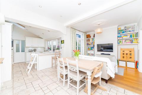 24 Whitehall Road, London, W7 2JE