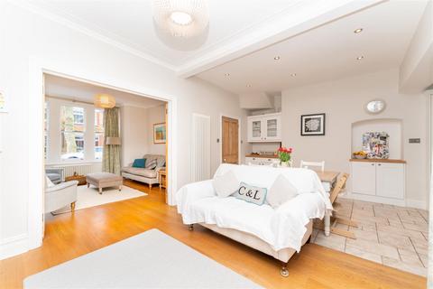 24 Whitehall Road, London, W7 2JE