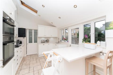 24 Whitehall Road, London, W7 2JE