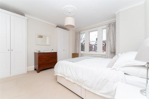 24 Whitehall Road, London, W7 2JE