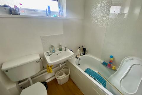 4 Dogridge, Purton, Swindon, SN5 4DL