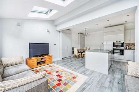 58 Julien Road, London, W5 4XA