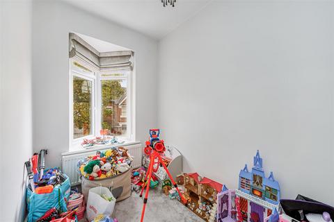 58 Julien Road, London, W5 4XA