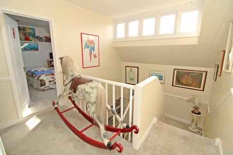 23 Hayes Way, Beckenham, BR3 6RJ