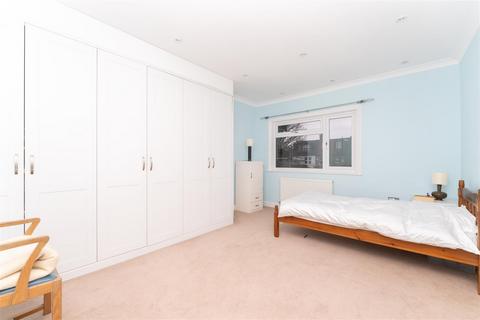 33 Niagara Avenue, London, W5 4UD