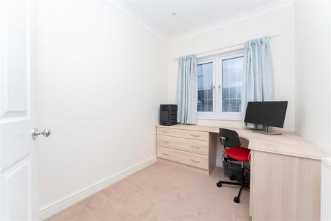 33 Niagara Avenue, London, W5 4UD