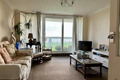 2 bedroom flat for sale, Sutton Place, Bexhill-On-Sea TN40