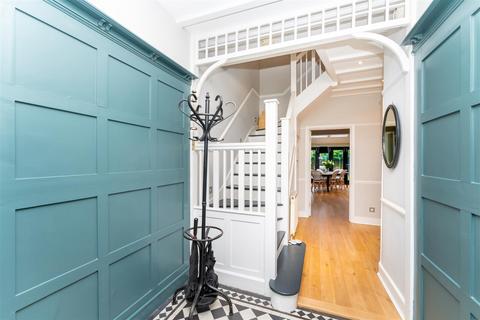 16 Carew Road, London, W13 9QL