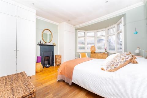 16 Carew Road, London, W13 9QL