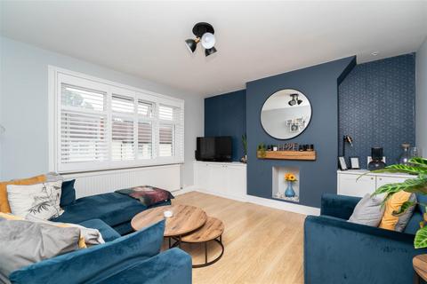 47a Cedar Grove, London, W5 4AS