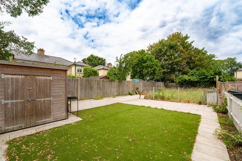 47a Cedar Grove, London, W5 4AS
