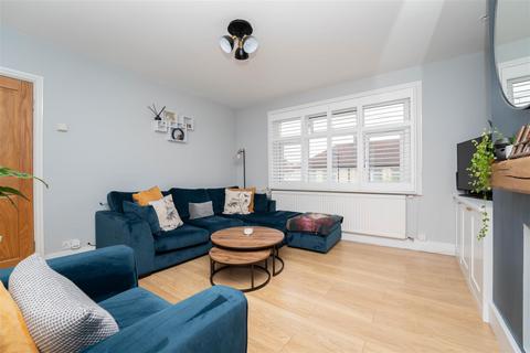 47a Cedar Grove, London, W5 4AS