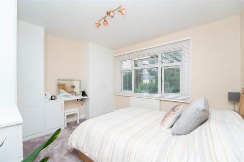 47a Cedar Grove, London, W5 4AS