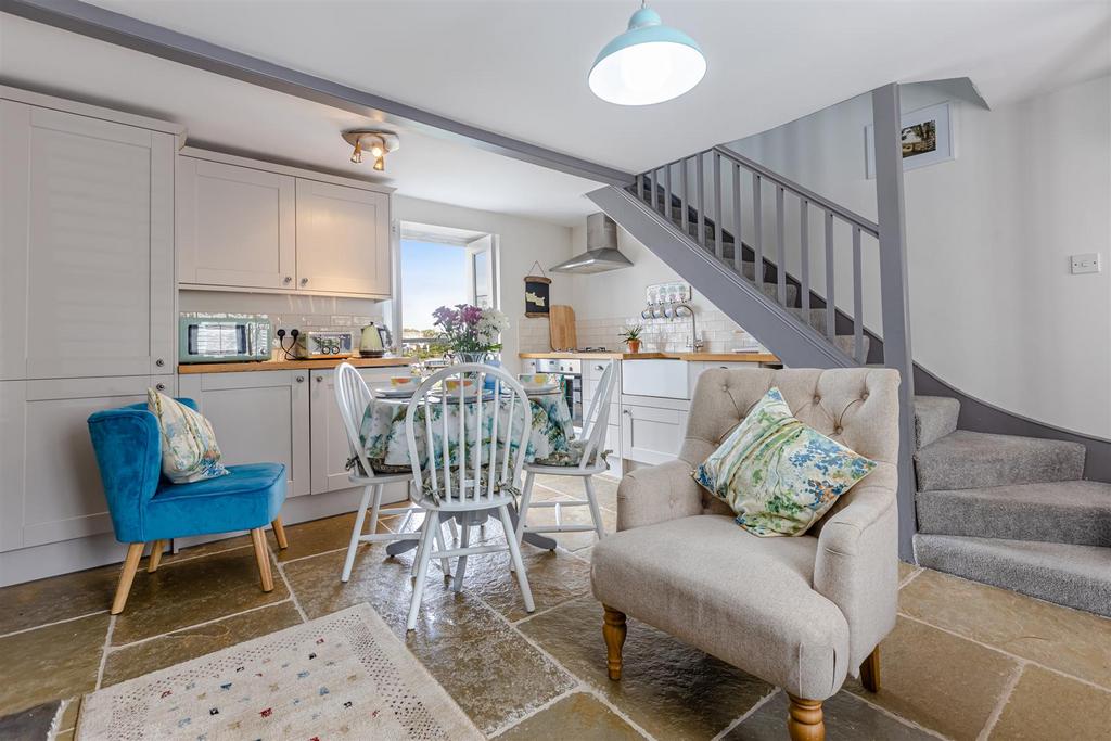 A02 - 46 Crowthers Hill Dartmouth - 230824.jpg