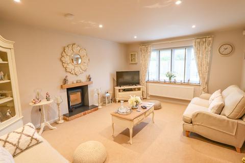 4 bedroom detached house for sale, Thorne Close, BEXHILL-ON-SEA, TN39