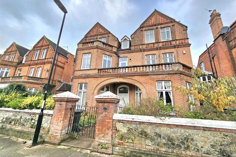 3 bedroom property for sale - Hartfield Road, Eastbourne BN21