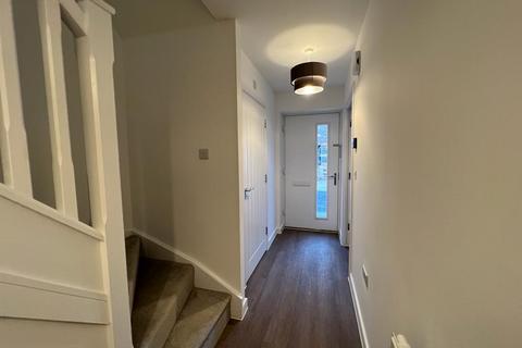 4 bedroom semi-detached house to rent - Whittle Way, Brockworth GL3