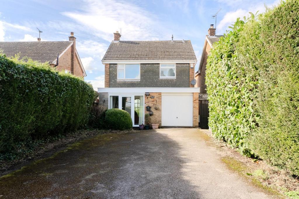 High Park Crescent, Sedgley 3 bed detached house for sale £350,000