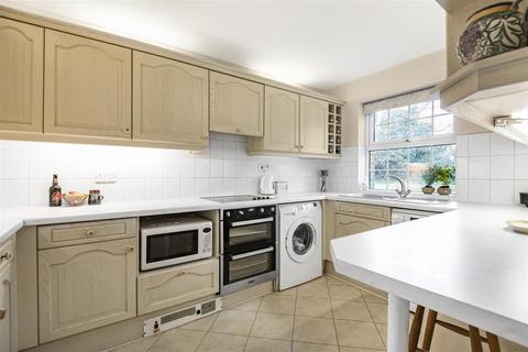 3 bedroom townhouse for sale, Benyon Court, Bath Road, Reading