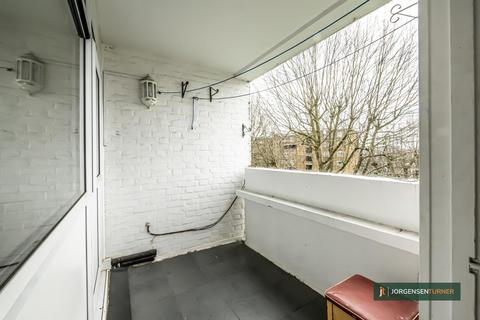2 bedroom flat for sale - Victoria Road, London NW6