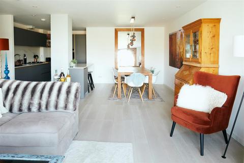 2 bedroom apartment for sale - Plantation Wharf, Battersea, SW11