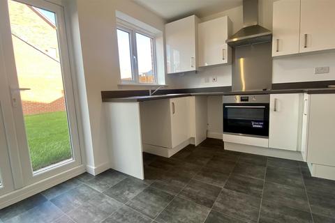3 bedroom semi-detached house to rent, Monticello Way, Coventry