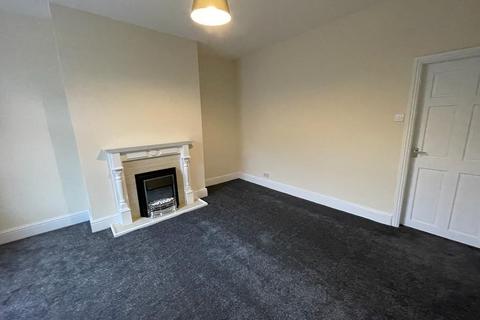 2 bedroom terraced house to rent, North Street, Colne