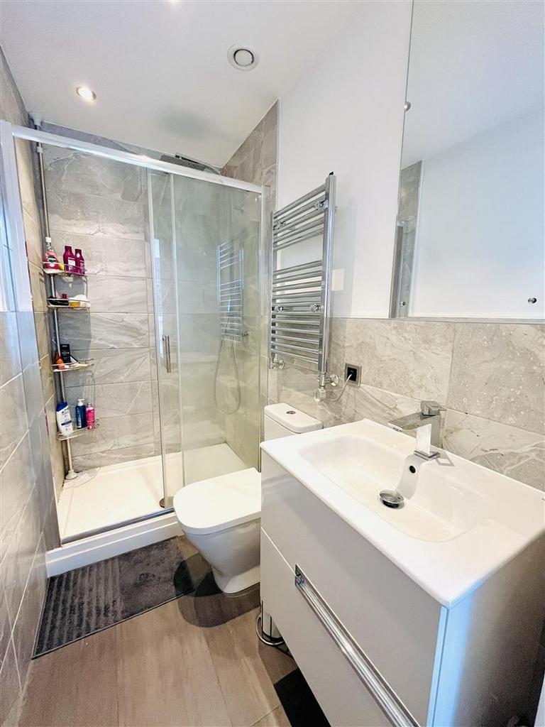 Bed 1 En Suite