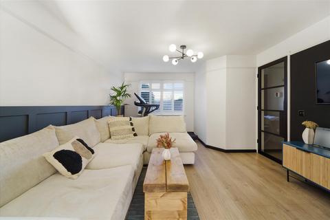 69 Heathfield Drive, Mitcham, CR4 3RD
