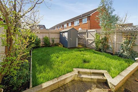 69 Heathfield Drive, Mitcham, CR4 3RD