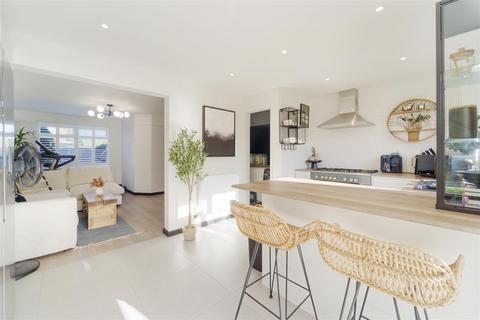 69 Heathfield Drive, Mitcham, CR4 3RD