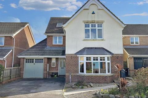 19 Bosnoweth, Probus, Truro, TR2 4HE