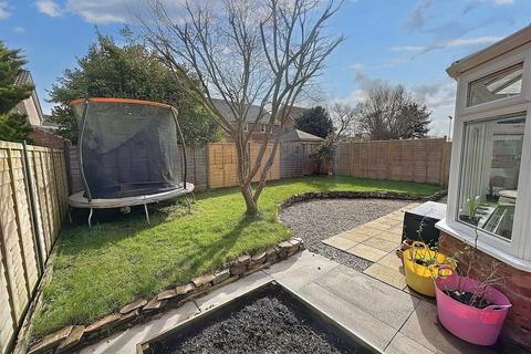 19 Bosnoweth, Probus, Truro, TR2 4HE
