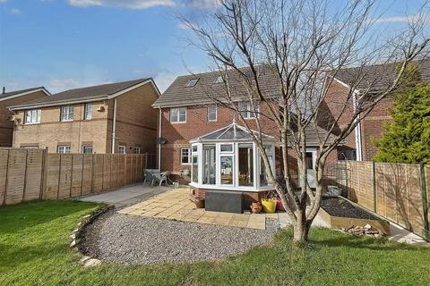 19 Bosnoweth, Probus, Truro, TR2 4HE