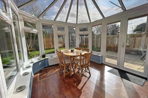 19 Bosnoweth, Probus, Truro, TR2 4HE