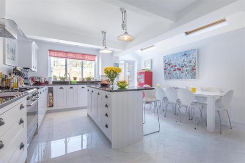 5 bedroom terraced house to rent, Second Avenue, Mortlake, SW14