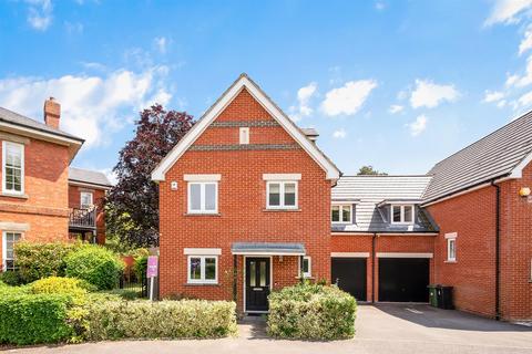 4 bedroom link detached house for sale, Farmside Place, Epsom