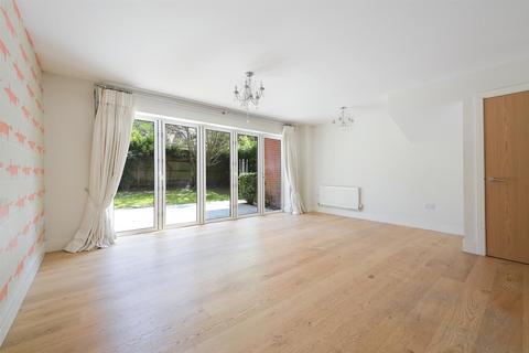 4 bedroom link detached house for sale, Farmside Place, Epsom